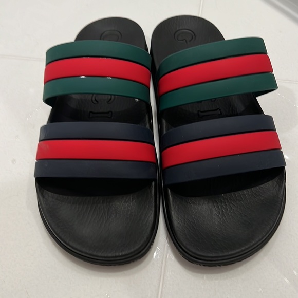 Mens size 10 Gucci sandals - Picture 3 of 3